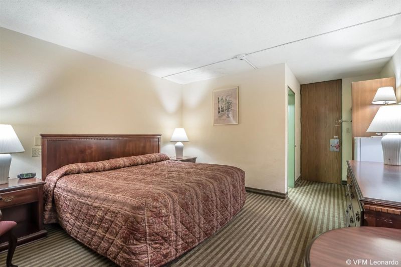 Econo Lodge Inn & Suites Binghamton Area
