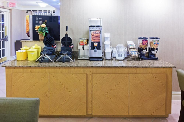 Las mejores ofertas de La Quinta Inn by Wyndham Victoria Victoria