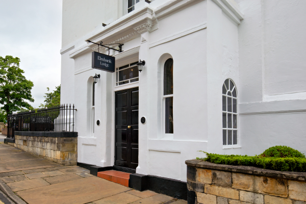 Las mejores ofertas de Elmbank York, Tapestry Collection By Hilton York