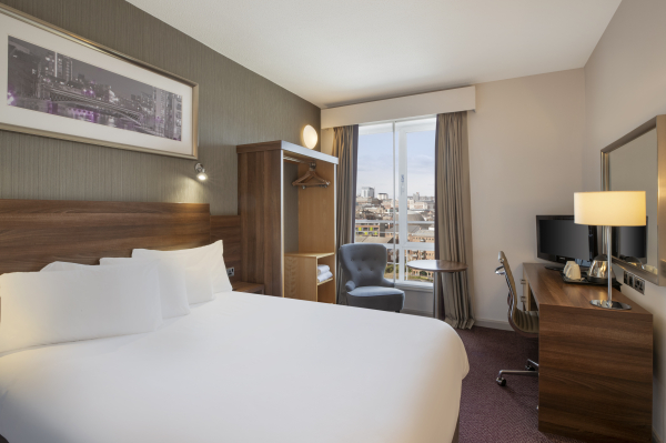 Las mejores ofertas de Leonardo Hotel Leeds - Formerly Jurys Inn Leeds 