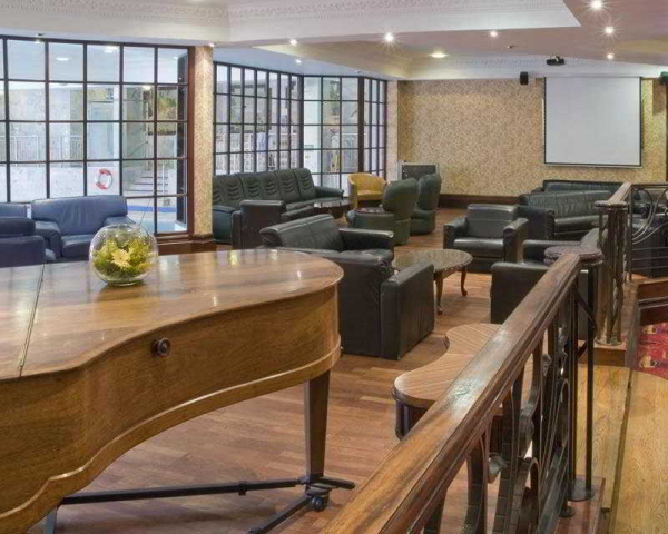 Las mejores ofertas de Royal Court Coventry