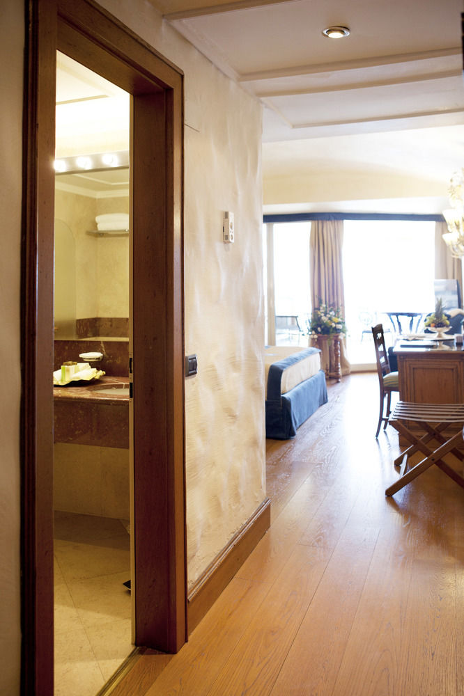 Las mejores ofertas de VOI GRAND HOTEL MAZZARO SEA PALACE Taormina 