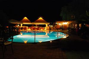 Las mejores ofertas de ALBERGO RESIDENZIALE LI TRONI Budoni 