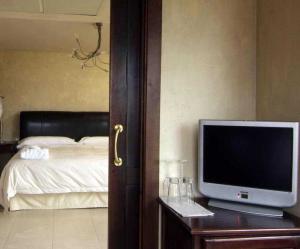 Las mejores ofertas de TUNEL DEL HADA Jerte