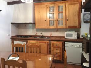 Las mejores ofertas de CORTIJO EN JIMENA DE LA FRONTERA CON INTERNET, PISCINA, TERRAZA, JARDÍN Jimena De La Frontera