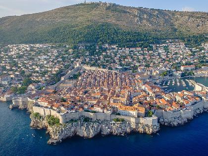 CROACIA, BOSNIA Y ESLOVENIA CROACIA, BOSNIA Y ESLOVENIA