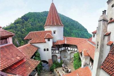 Tour privado al castillo de Bran, el castillo de Peles, la fortal