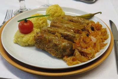 Experiencia de cena tradicional rumana en el corazón de Brasov