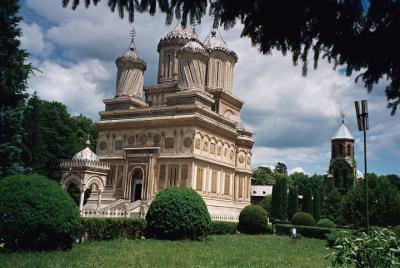 Monasterio de Curtea de Argeș (en tren desde Bucarest)