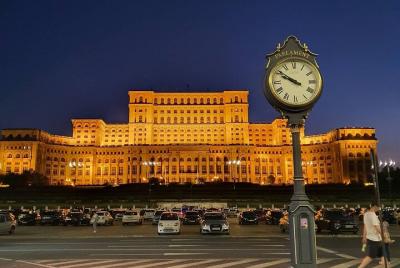 Bucarest a pie - Tour privado a pie por la ciudad (3h) Bucarest a pie - Tour privado a pie por la ciudad (3h)
