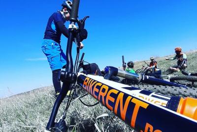 Visite Bucarest medio día en bicicleta eléctrica