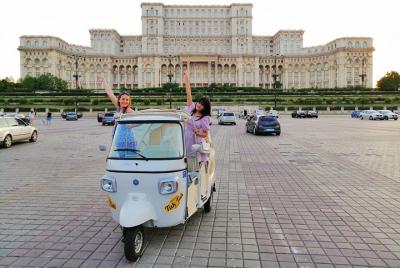 Tour privado panorámico en tuk tuk en Bucarest