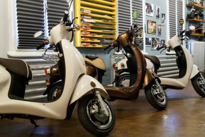 Alquiler de ciclomotor eléctrico Kumpan 1953: rango / carga de 50