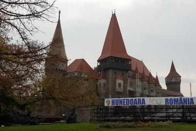 Tour privado de día completo: castillos de Transilvania occidenta