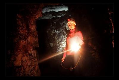 Explora las catacumbas salvajes con un Caver experimentado Explora las catacumbas salvajes con un Caver experimentado