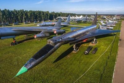 Excursión privada al museo de aviación más grande de Rusia (con t