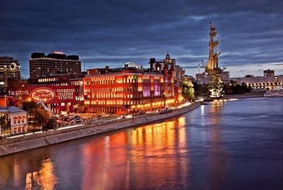 Tour de Moscú en la noche en grupo pequeño