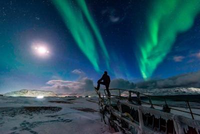 Caza de la aurora boreal por pronóstico. Tarde en el Murmansk