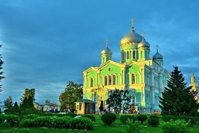 Tour privado de Nizhny Novgorod al monasterio de Arzamas y Diveev