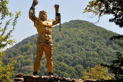 Tour privado de senderismo por el cañón de Agura y cascadas desde Tour privado de senderismo por el cañón de Agura y cascadas desde