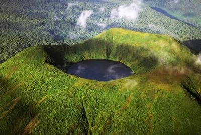 Una excursión de un día _ Mount Bisoke Hike Adventure