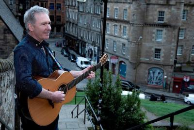Visita guiada a pie de la historia y la música popular escocesa d