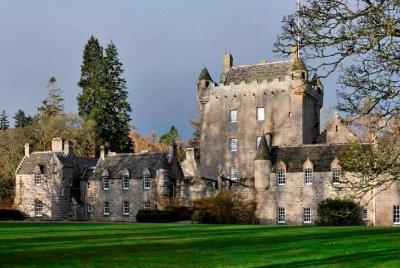 Tour 2 Cawdor Castle, Inverness, Culloden Battlefield y Loch Ness Tour 2 Cawdor Castle, Inverness, Culloden Battlefield y Loch Ness