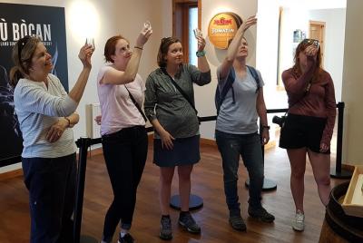 Craigs 4 Highland Whisky Tour desde Stirling Area Incluye hasta 6 personas Craigs 4 Highland Whisky Tour desde Stirling Area Incluye hasta 6 personas