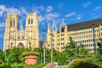 Paseo a pie por el centro de la ciudad de Bruselas. Paseo a pie por el centro de la ciudad de Bruselas.