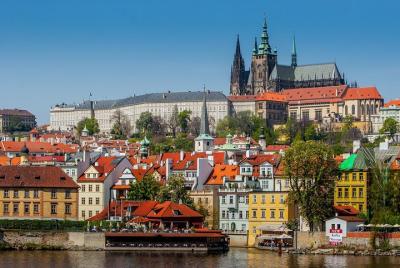 Viaje privado de un día completo desde Bratislava a Praga Viaje privado de un día completo desde Bratislava a Praga