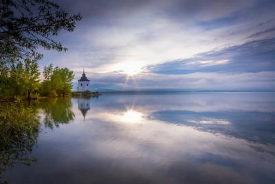 Andar en bicicleta por los hermosos parques nacionales eslovacos