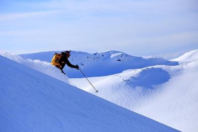 Reino blanco e inspirador: esquí de travesía en los Alpes Juliano