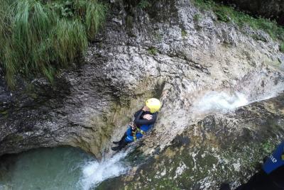 Experiencia TOP de barranquismo en Soca Valley Experiencia TOP de barranquismo en Soca Valley