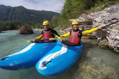 Curso de kayak en el río Soca Curso de kayak en el río Soca