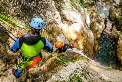 Tour de barranquismo para principiantes en el cañón de Sušec - Bo Tour de barranquismo para principiantes en el cañón de Sušec - Bo