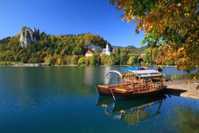 TOUR PRIVADO Lago Bled y almuerzo tradicional en Radovljica desde