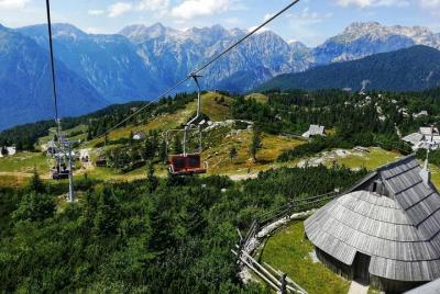 Velika Planina Mountain Plateau, Škofja Loka y Kamnik Tour desde 