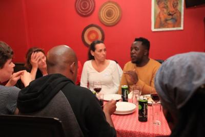 Salida a restaurante con organización de cambio incl. 2 comidas p