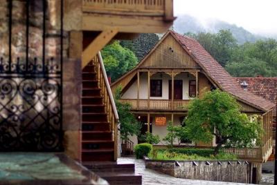 Tour grupal: Tsaghkadzor (teleférico), lago Sevan, Dilijan