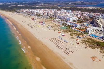 Traslado privado desde Monte Gordo al aeropuerto de Faro (1-4 pax Traslado privado desde Monte Gordo al aeropuerto de Faro (1-4 pax