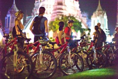 Descubre Bangkok en bicicleta por la noche