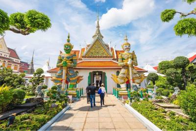 Tour de templos de Bangkok para grupos pequeños en Wat Arun, Wat 