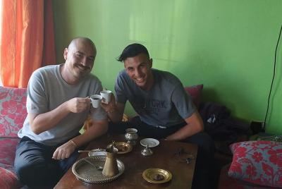 Café y conversación con un cambista