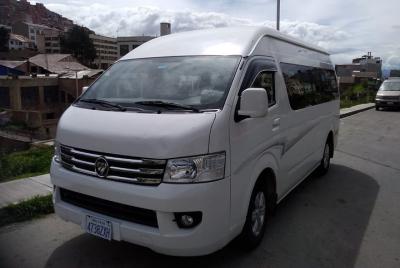 Traslado privado desde el aeropuerto a su hotel en la ciudad de L