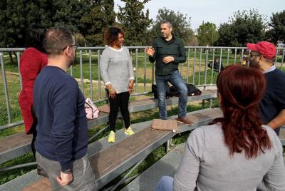  Viaje de auto iluminación con la guía de Aristóteles en su Liceo