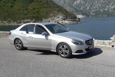 Traslado privado desde el aeropuerto de Podgorica o Podgorica a T Traslado privado desde el aeropuerto de Podgorica o Podgorica a T