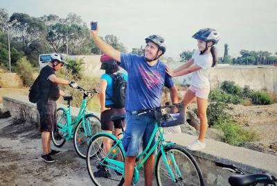 visita autoguiada de Cartago con bicicleta eléctrica