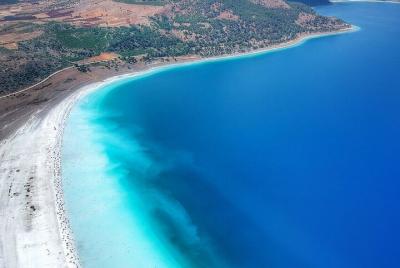 Lago Tectónico de Salda