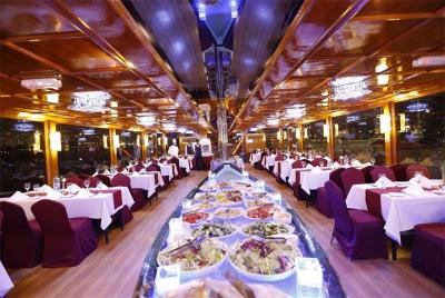 Dubai Marina cena romántica de crucero