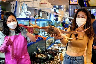 Experiencia a pie en el mercado de pescado y el parque histórico 
